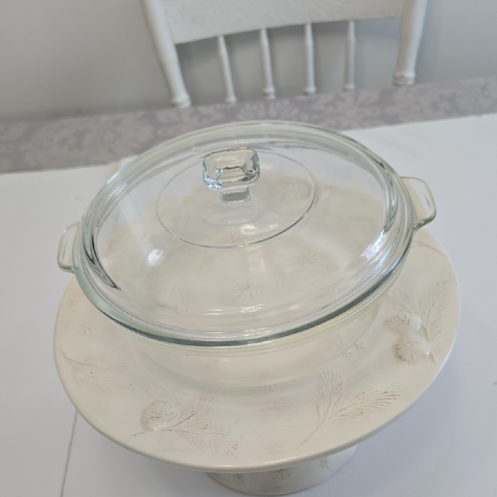 Pyrex 024 USA  Clear Glass Round Bowl With Lid 2 Qt